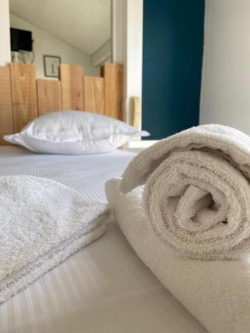 Hotel Bord A Bord 누아르무티에 앙 릴 외부 사진